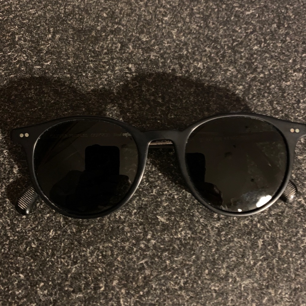 Oliver Peoples sunglasses in great condition